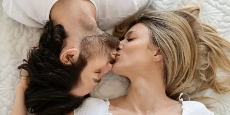 Öpüşmenin Kökeni: “Bakıcıların Son Öpücük Hipotezi”Basın Bildirisi 